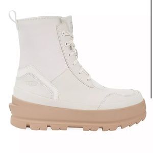 NWT UGG | Lug sole boot size 8.5